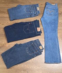 Levis jeans