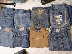 MARLBORO  AND OTHER BRAND JEANS (ID 573)