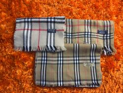 Solo sciarpe di colore beige