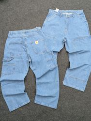 Style de retouche double genou Carhartt bleu clair..