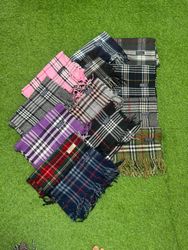 Bufandas de Burberry con marca