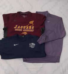 ZV0675 Nike Track Sweatshirt