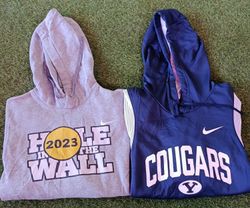 Nike Hoodies/Sweatshirts (8) Stück "2911