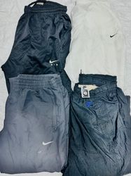 トラックパンツ