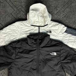 The North Face Puffer Jackets (CV-2)