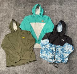 「ザ・ノース・フェイス ウィンドブレーカー」