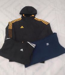 「ZV0754 Adidas フーディ」