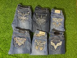 Y2Kフレアとブートカットの刺繍入りジーンズ