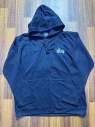Stussy retravaillé style hoodie bleu avec fermetur..