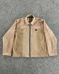 Upcycled chromatische Carhartt-Jacke