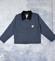 Jaqueta cinza estilo rework da Carhartt