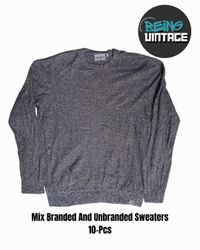 Mix di maglioni con e senza marchio