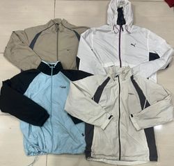Vestes de marques mélangées