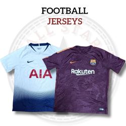 T-shirts de football