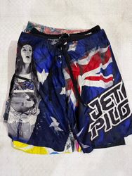 HR 15 - Funky mix shorts