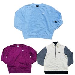 ナイキのスウェットシャツ