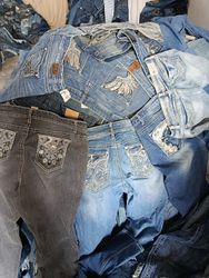 刺繍入りビーズ装飾ジーンズ