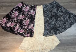 1015 - Jupe mexicaine et mini jupe Petal flow