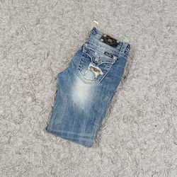 TRUE RELIGION, MISS ME & ROCK REVIVAL JEANS EN DEN..