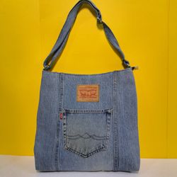 Sacs à épaule en denim upcyclé – à partir de jeans..