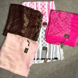 Louis Vuitton Shawls