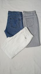 Jeans en broderie florale