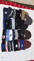 Mixed brand beanies V32