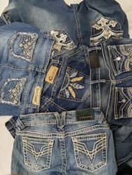 ローライズ＆エンバリッシュメントジーンズ