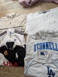 Mix branded tracksuit and sweatshirt