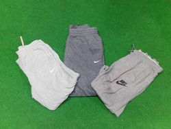 Pantaloni Nike