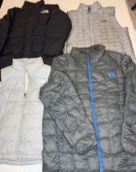 The North Face Puffer Jackets | V-T229