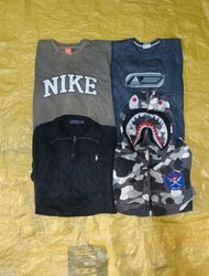 バスキングエイプとミックスブランドのスウェットシャツ