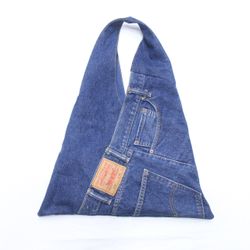 CR1031 Sac fourre-tout en triangle revalorisé Levi..