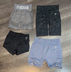 1422 - Gymshark Short