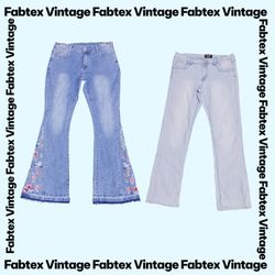 (FV-788) Jeans de mezclilla acampanados adornados ..