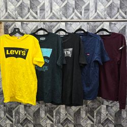 AV-0519 Levi's T-Shirts
