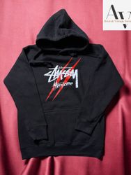 hoodies imprimés revisités par Stussy