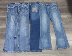 1577 - Jeans flare e dritti in stile ricamato senz..