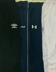 Pantaloni sportivi a brand misto