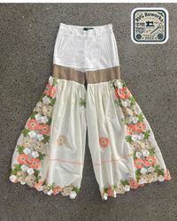 Pantalones de flare impresos reciclados