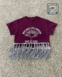 Camiseta Refeita com Franja e Corte Y2K Upcycled