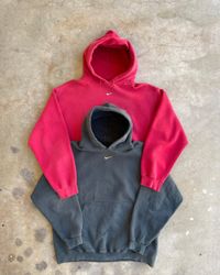 ナイキフーディ