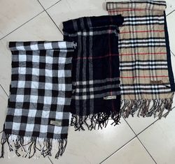 本物のバーバリーのスカーフ