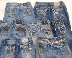 CR5736 Miss Me Flare und Straight Jeans