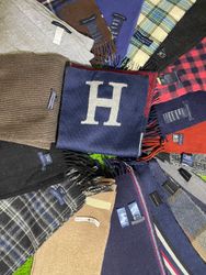 Authentic Tommy Hilfiger wool Scarves 🧣