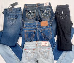 CR5741 True Religion Flare Jeans