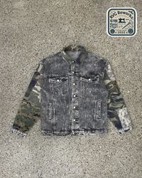 Upcycled Camo Patchwork Denimjacke