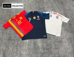 Retro-Fußball-Trikot {1/1}