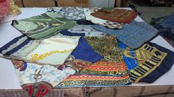 Écharpes en soie européennes vintage - Bords roulé..