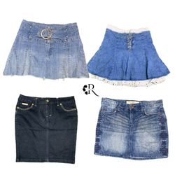 Jupes mini en denim micro de l'époque Paris Hilton..